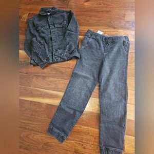NWT Stylish Geay / Black Denim Jacket and Jogger Set NWT
